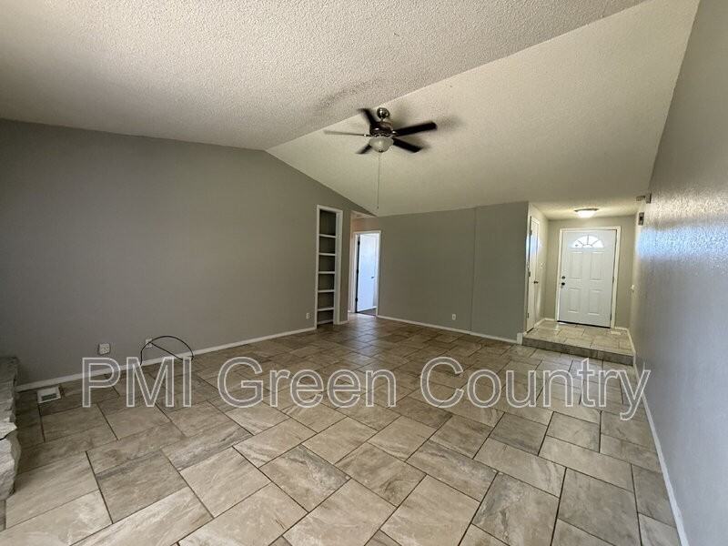 900 W Norman St - Photo 7 of 24