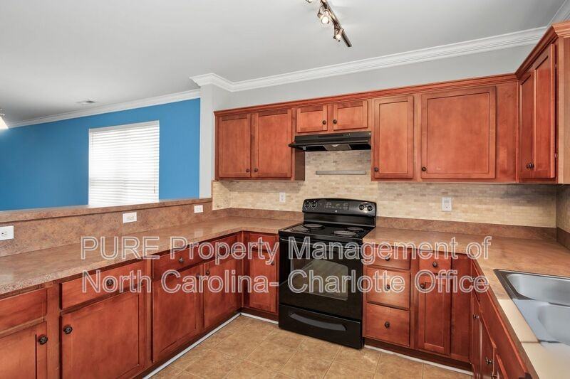 15959 Rose Glenn Ln - Photo 5 of 21