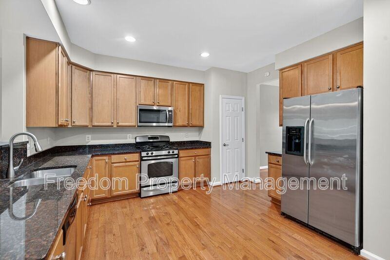 7629 Hamelin Ln - Photo 3 of 50