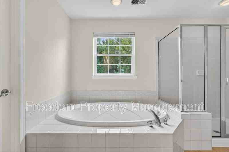 7629 Hamelin Ln - Photo 5 of 50
