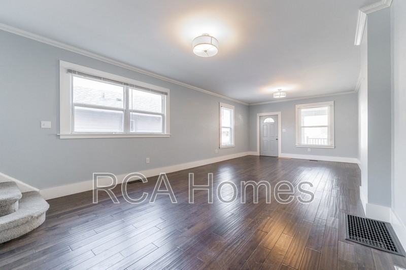 1037 E Tabor St - Photo 4 of 19