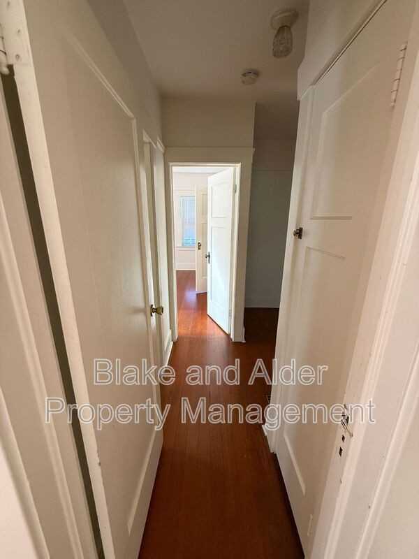 2825 Ne 27th Ave - Photo 4 of 33