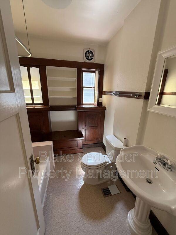 2825 Ne 27th Ave - Photo 5 of 33