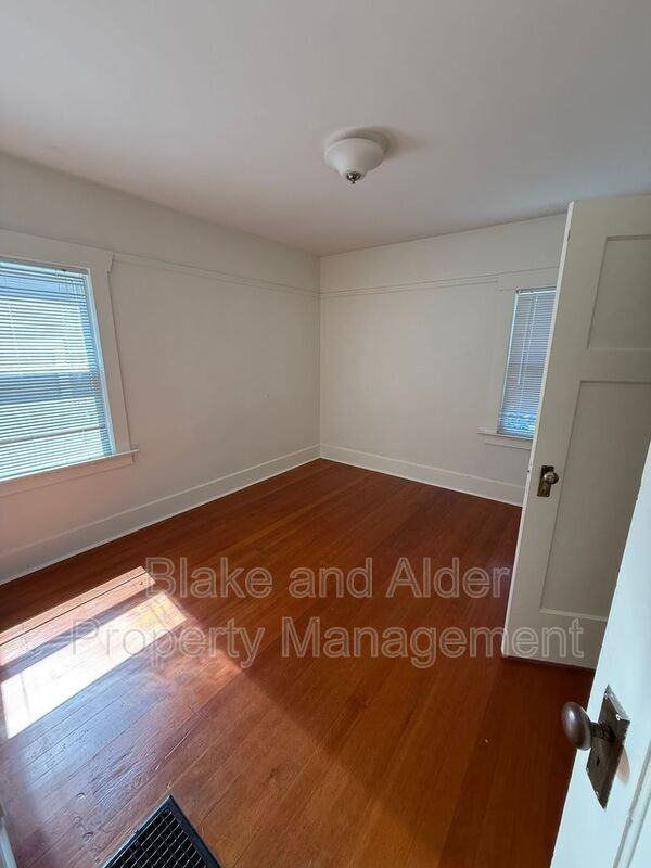2825 Ne 27th Ave - Photo 6 of 33