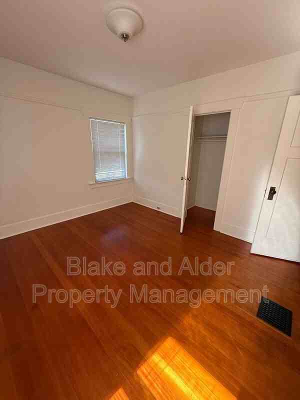 2825 Ne 27th Ave - Photo 7 of 33