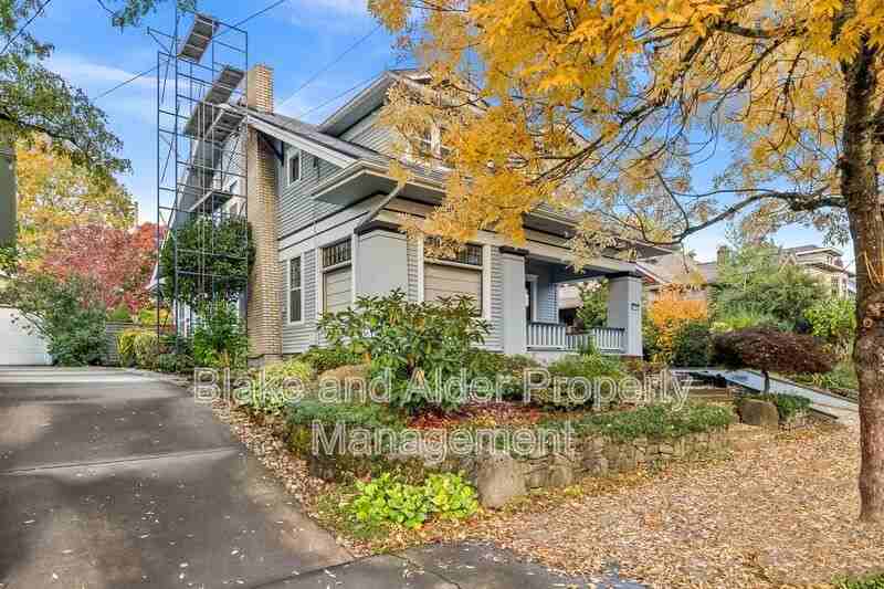 3455 Ne Tillamook St - Photo 3 of 50