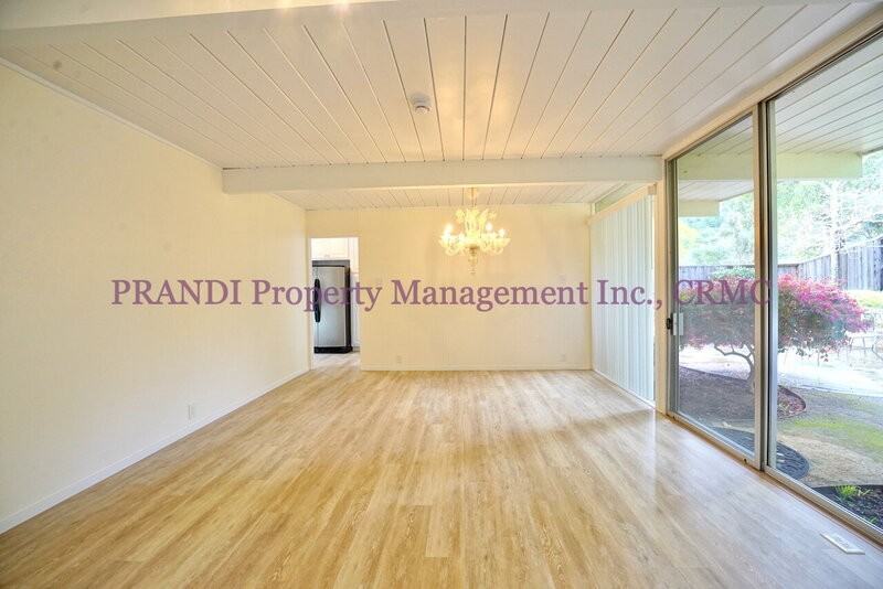 1309 Idylberry Rd - Photo 5 of 32