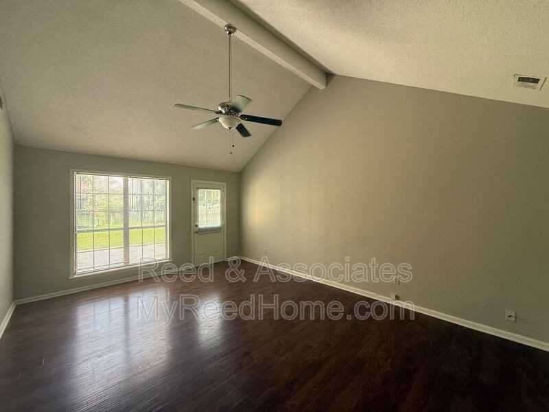 6935 Hillindale Dr - Photo 6 of 12