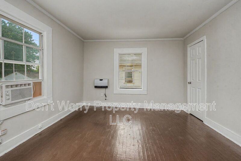 404 Carroll St - Photo 6 of 8