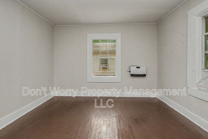404 Carroll St - Photo 7 of 8