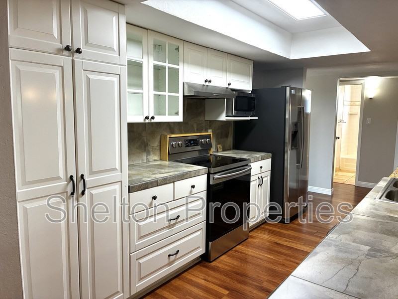 523 E Malibu Dr - Photo 4 of 15