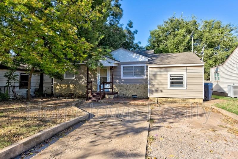 9809 N Mckinley Ave - Photo 3 of 34