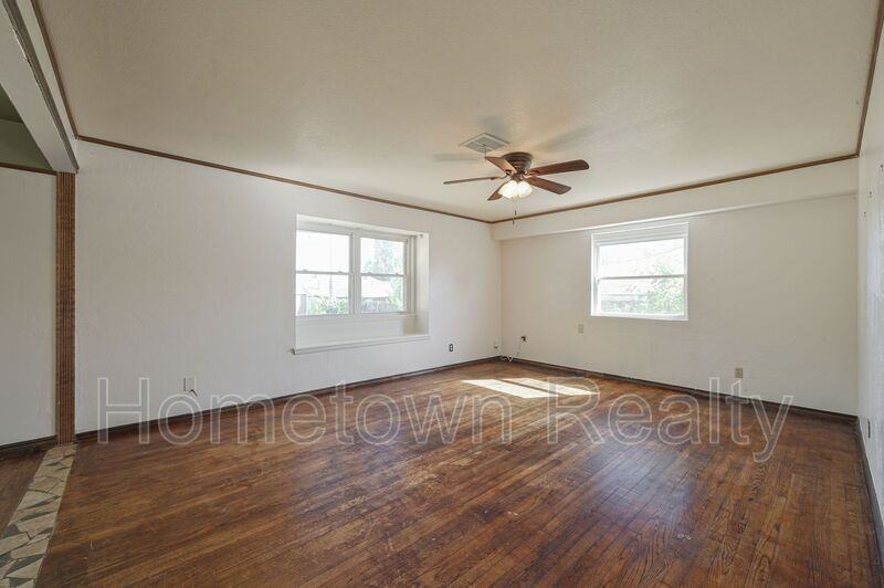 1805 Ne 53rd St - Photo 2 of 25
