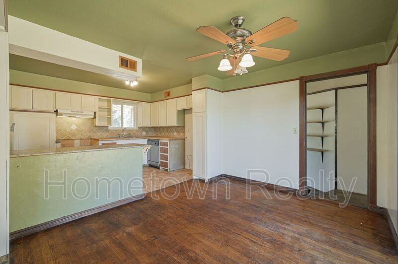 1805 Ne 53rd St - Photo 6 of 25