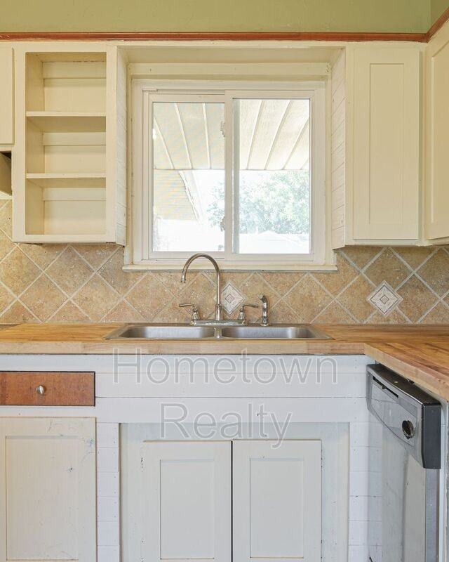 1805 Ne 53rd St - Photo 7 of 25