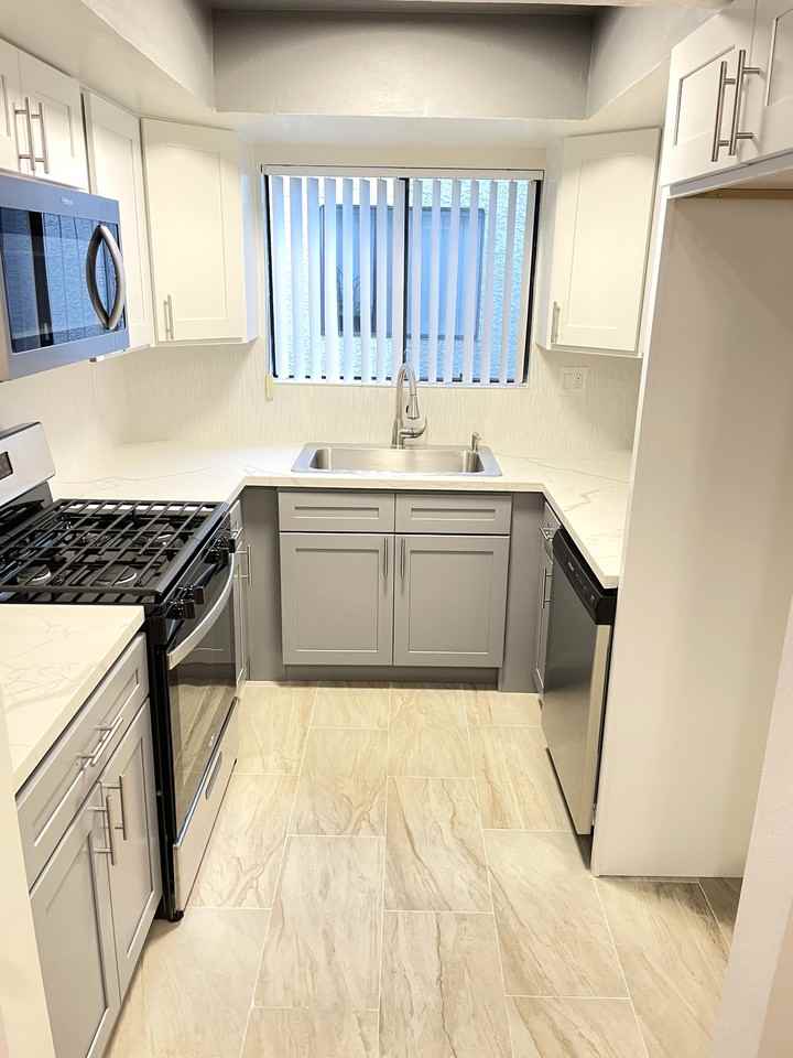 520 W Elk Ave #201