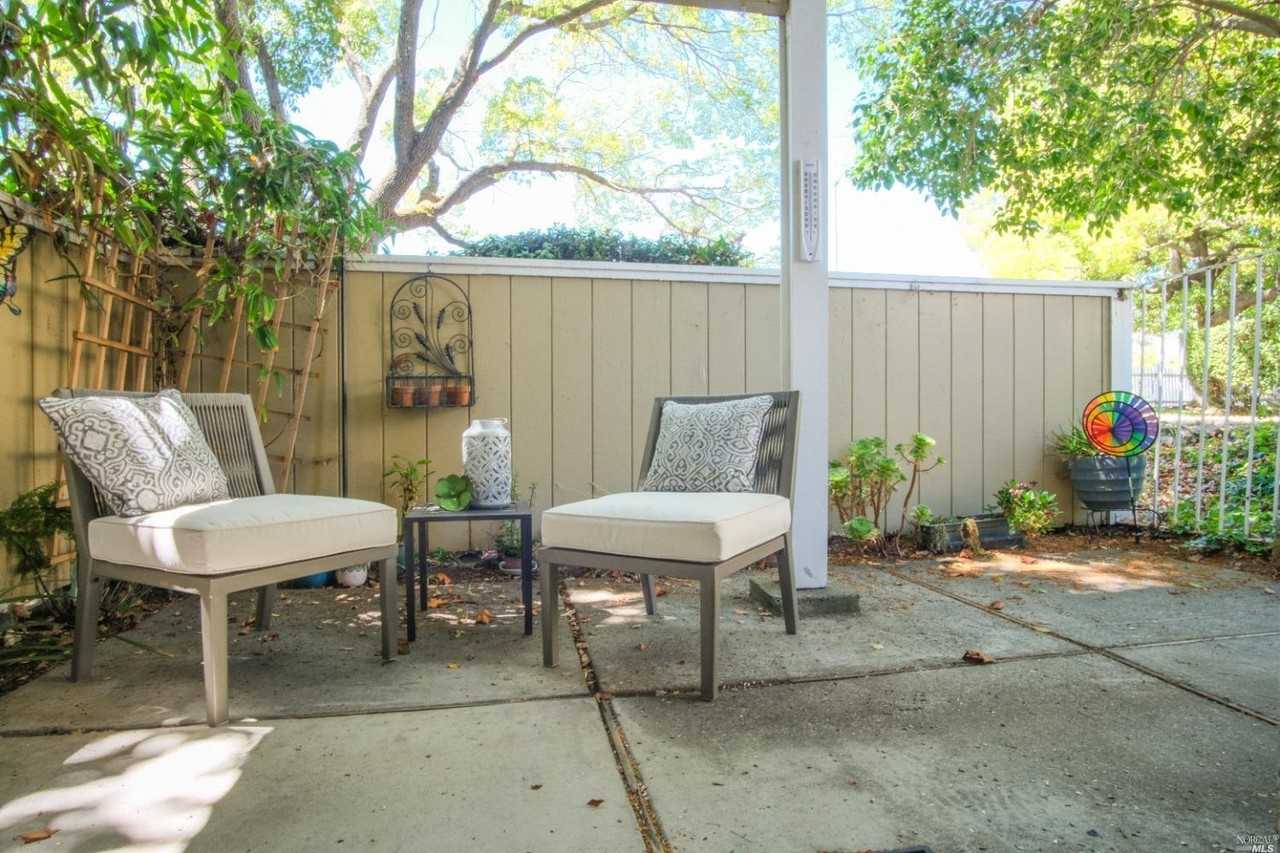 15 Hector Ln #15 - Photo 5 of 11