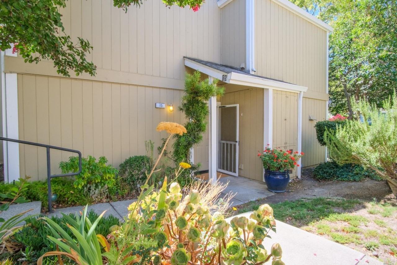 15 Hector Ln #15 - Photo 6 of 11