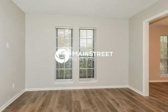 25414 Foxbriar Ln - Photo 3 of 16