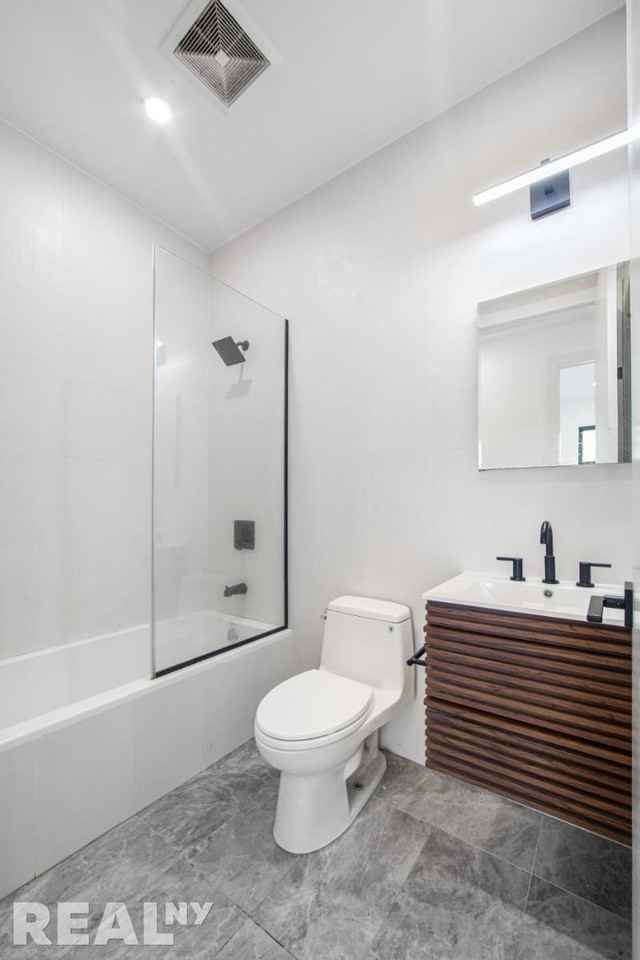 8th Ave #3R - Photo 4 of 8