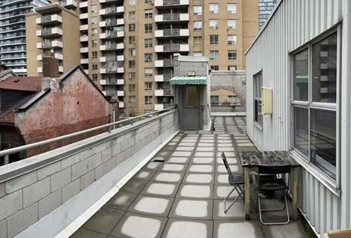 126 Dundas St E - Photo 4 of 9