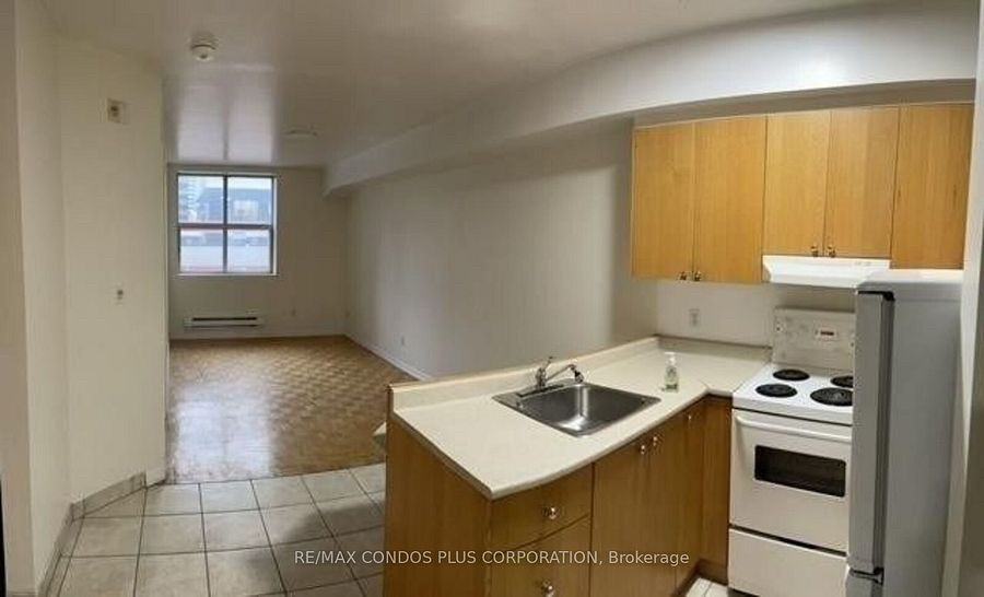 126 Dundas St E - Photo 2 of 9