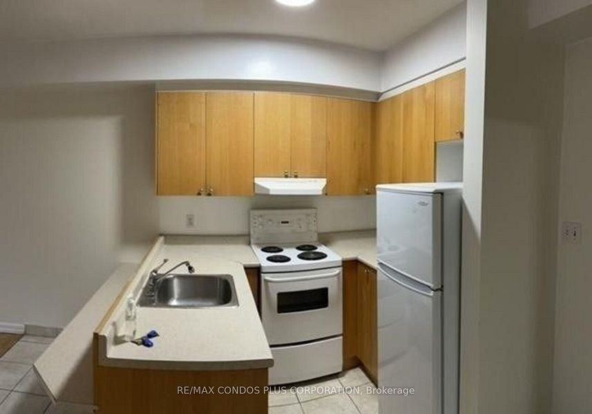 126 Dundas St E - Photo 5 of 9