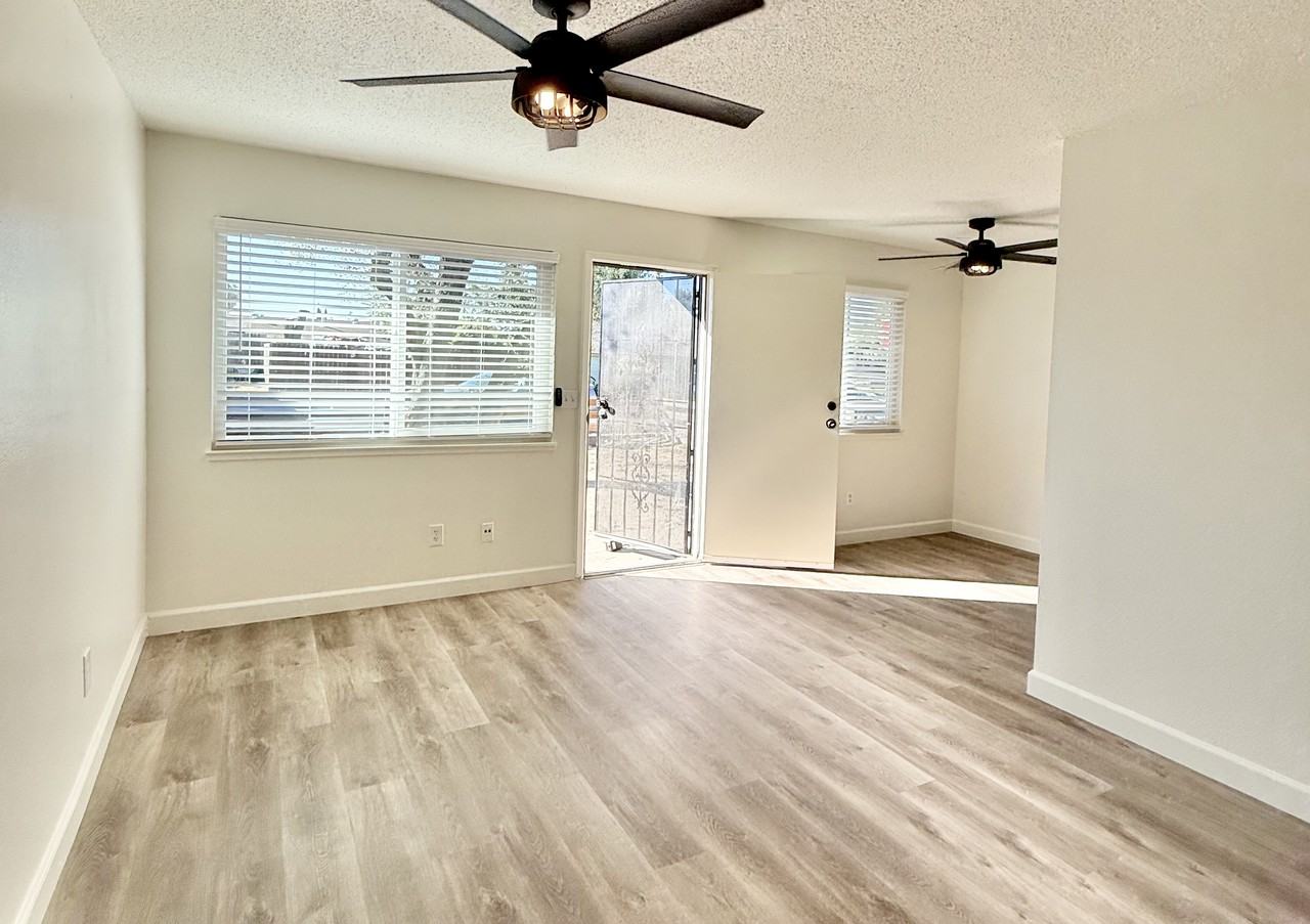 4555 Davis St #2 - Photo 4 of 10