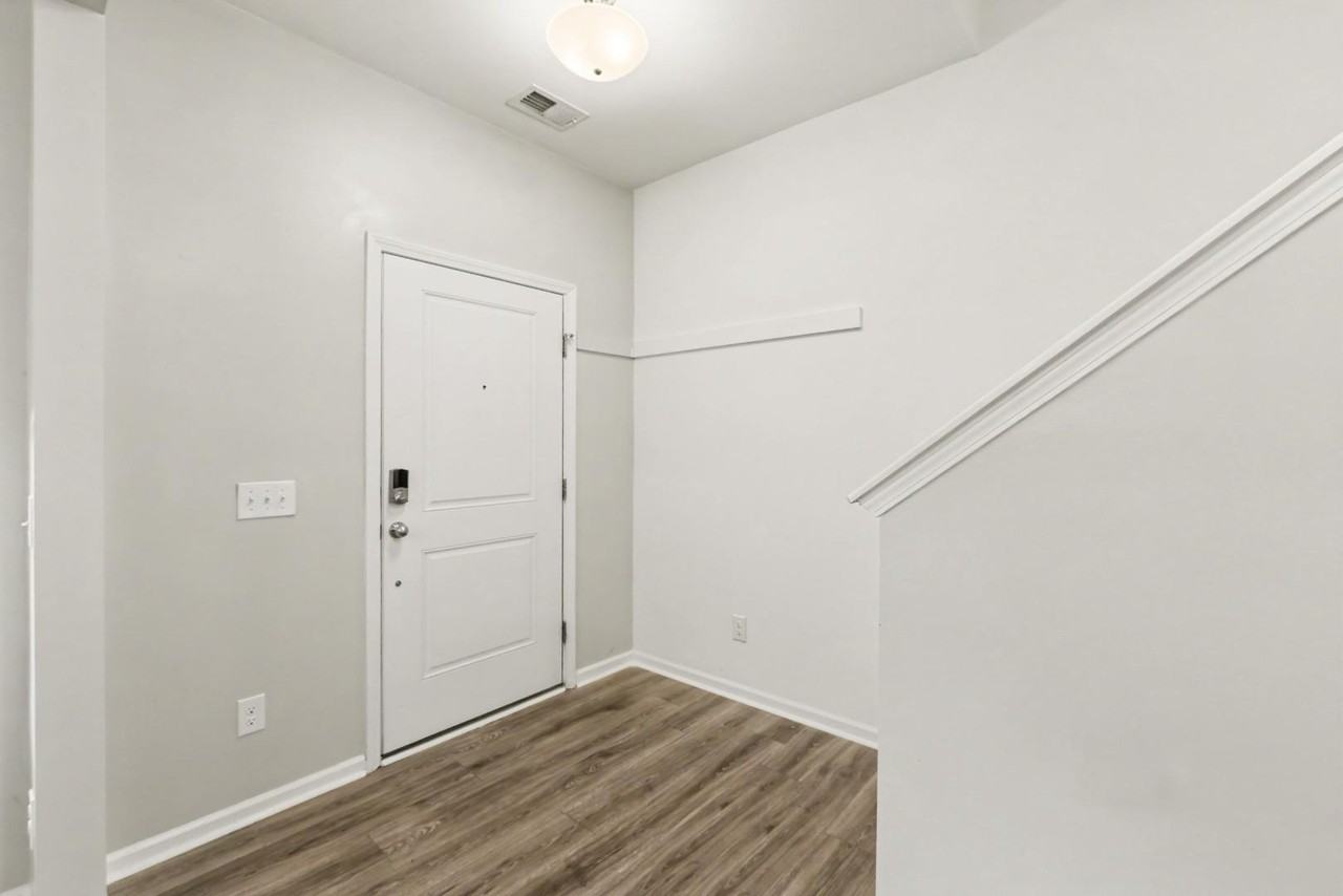 121 Rockingham Way - Photo 5 of 11