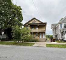 featured image of 130 Woodlawn Ave #2