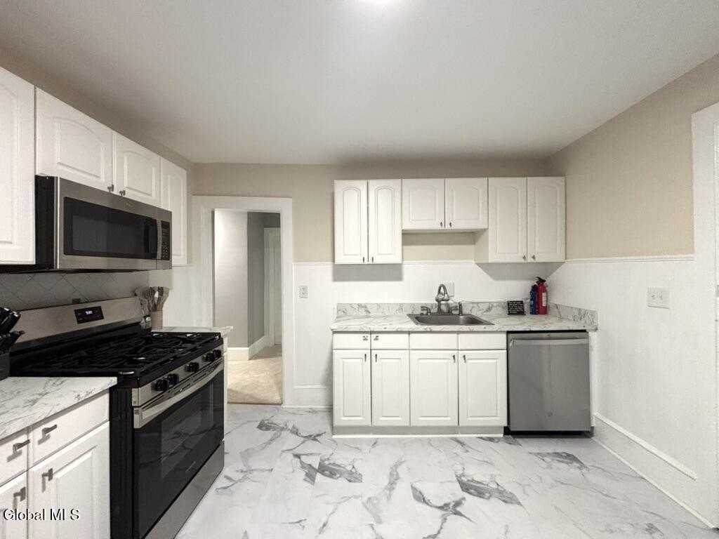 130 Woodlawn Ave #2 - Photo 5 of 22