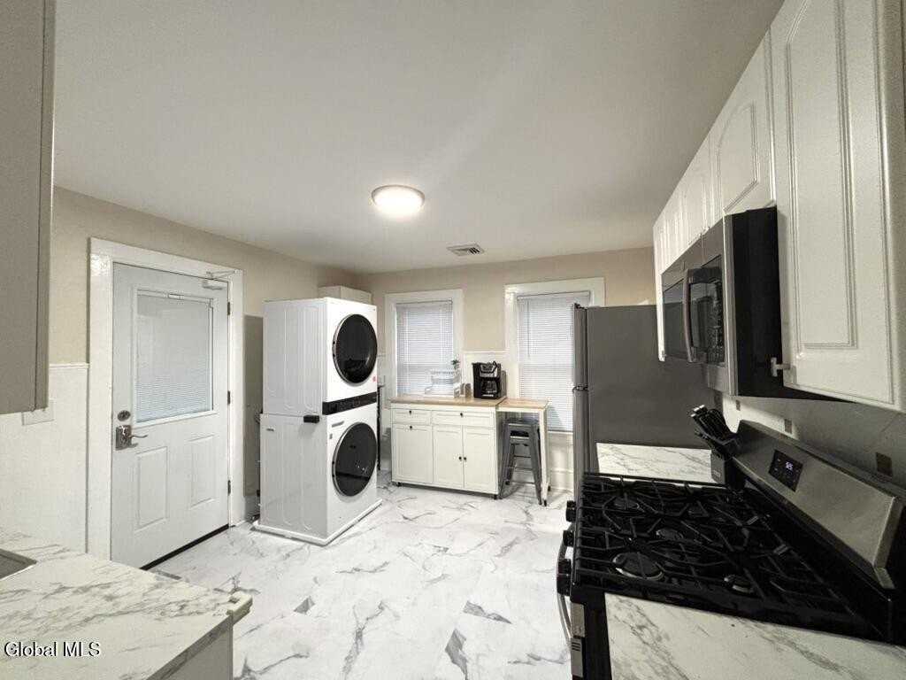 130 Woodlawn Ave #2 - Photo 7 of 22