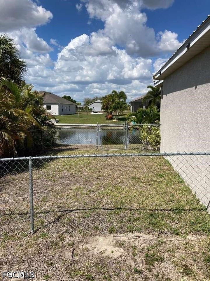 2637 Nw 1st St - Photo 4 of 38