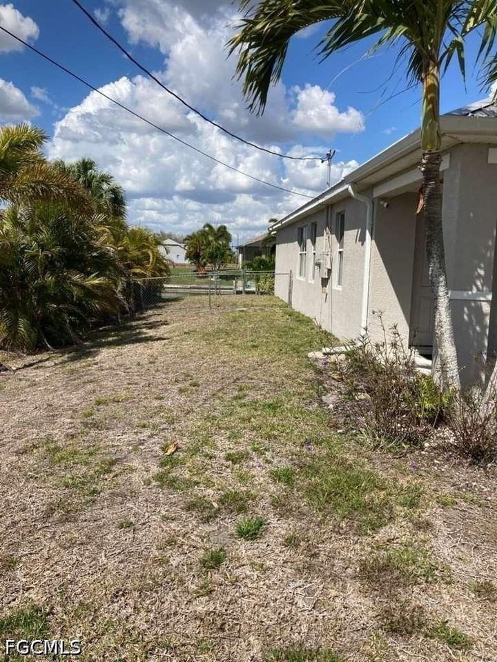 2637 Nw 1st St - Photo 5 of 38