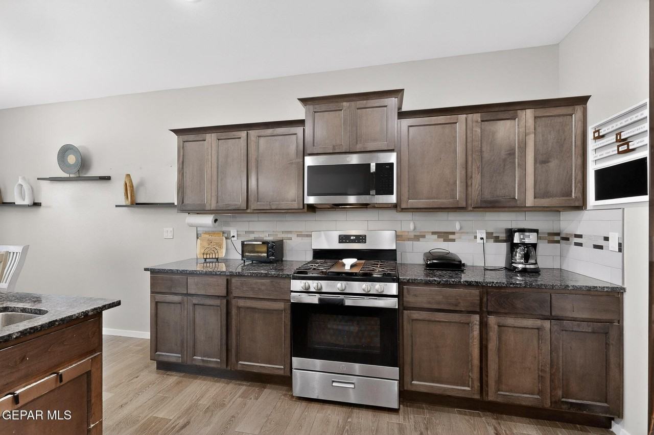 14717 Charles Foster Ave - Photo 4 of 39