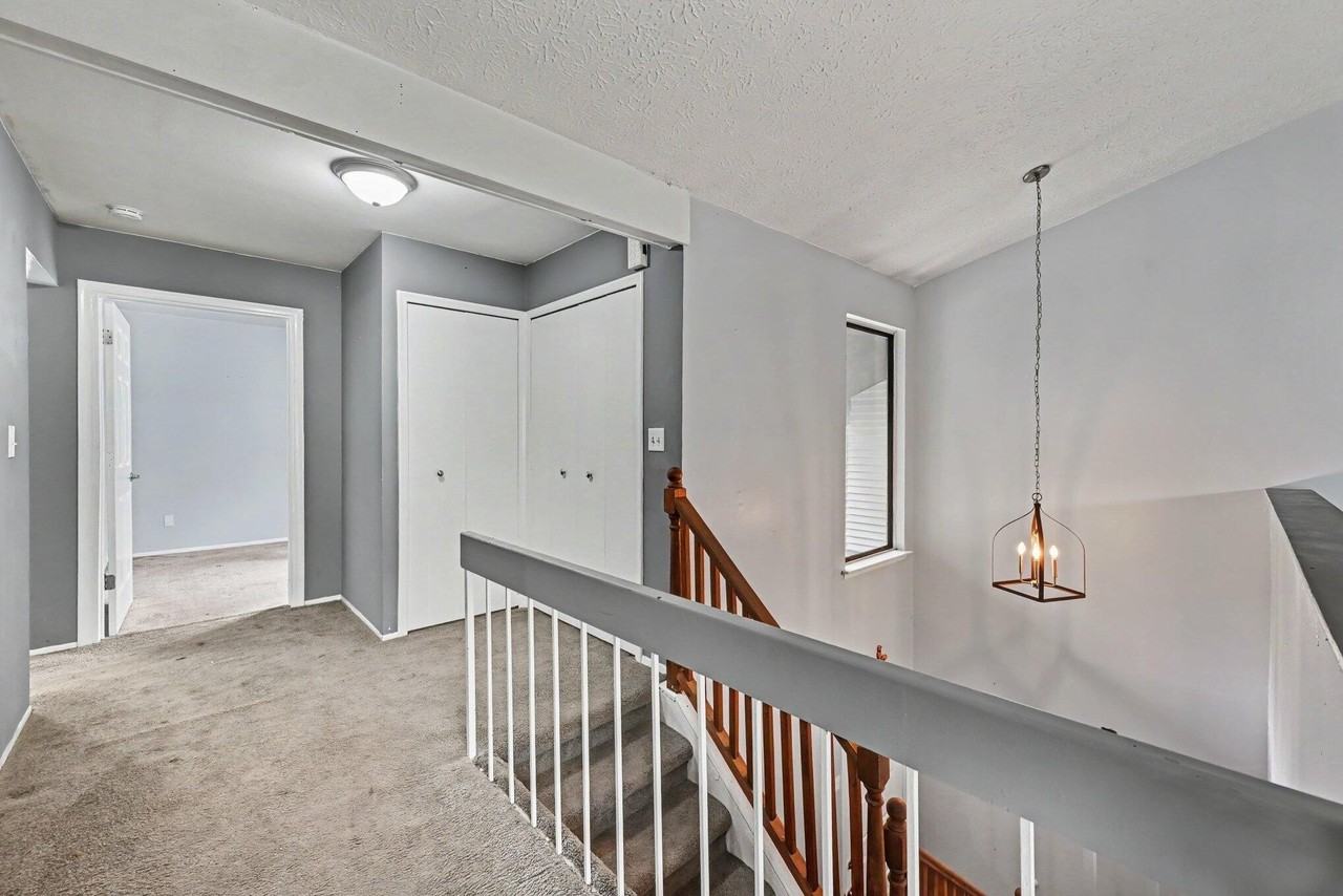 24225 Evergreen Rd - Photo 4 of 28