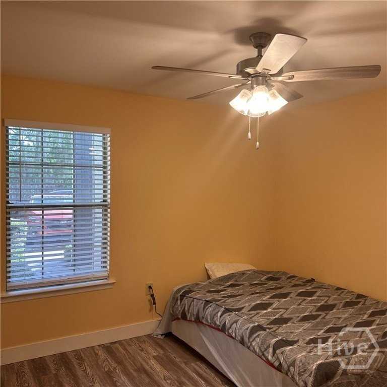 300 Hampton St #12 - Photo 3 of 10