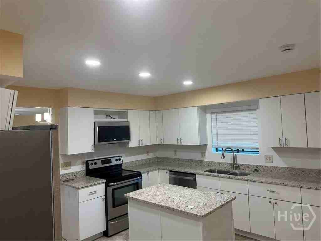 300 Hampton St #12 - Photo 7 of 10