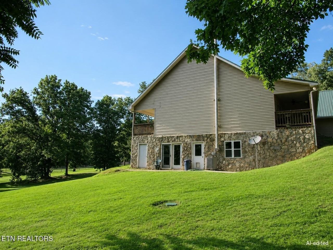 3527 Fox Creek Rd - Photo 3 of 29