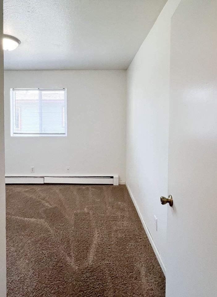 1025 E 10th Ave #11 - Photo 5 of 12