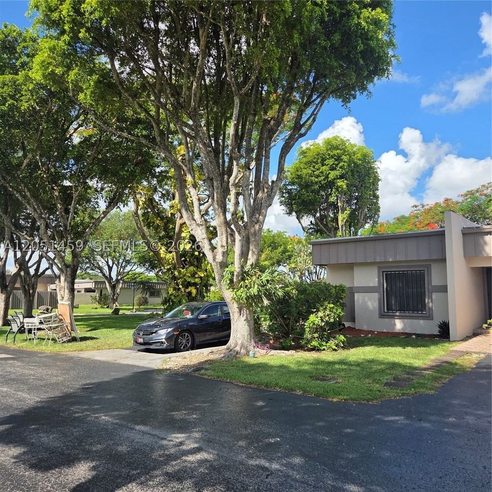 7412 Sw 105th Pl #0 - Photo 5 of 19