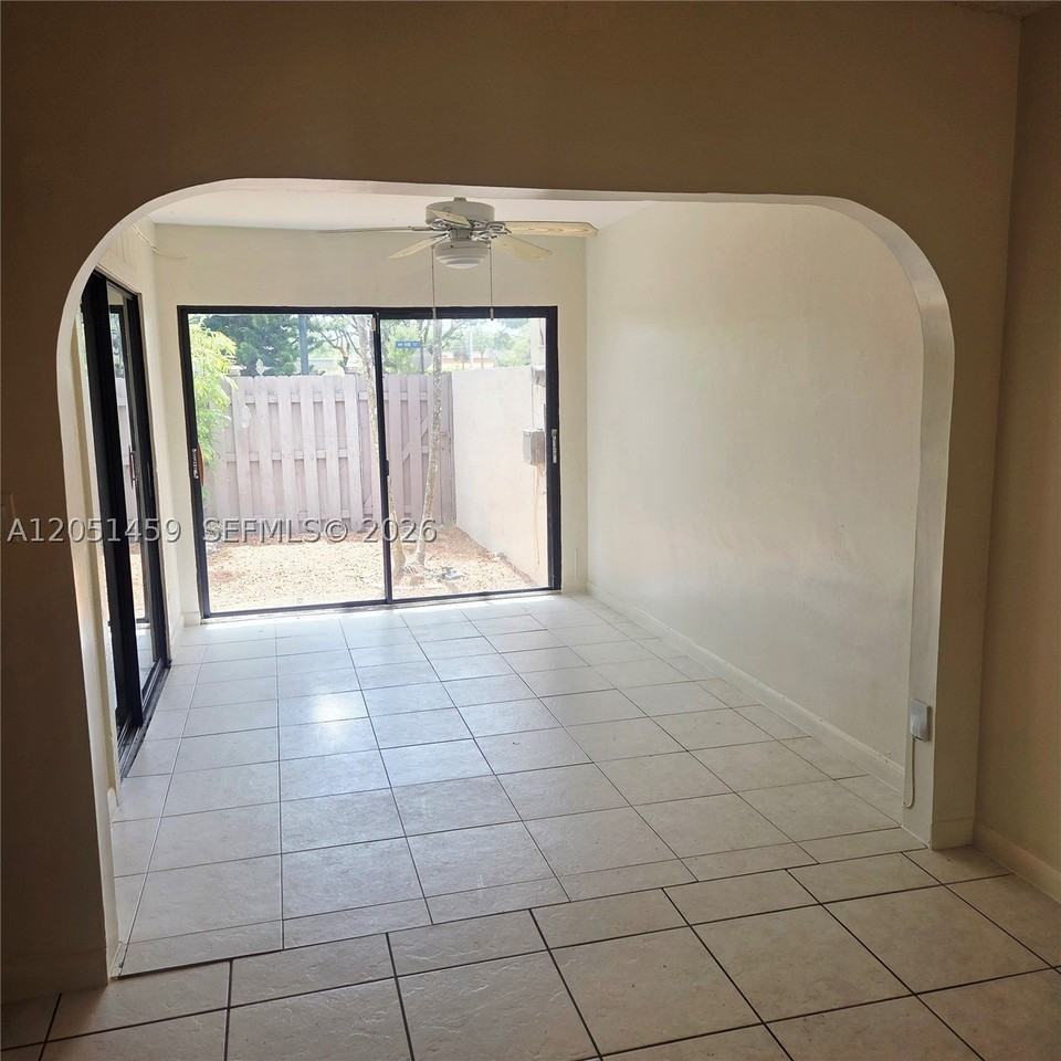 7412 Sw 105th Pl #0 - Photo 7 of 19