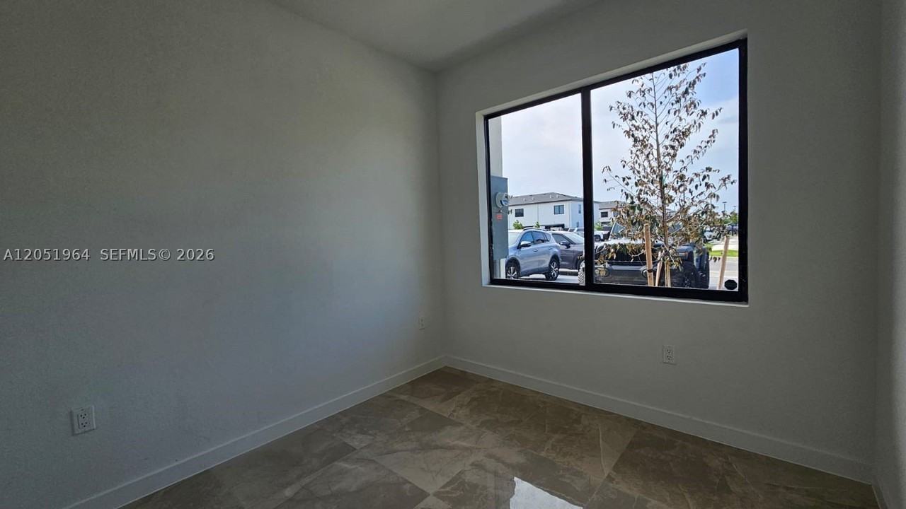 1305 Nw 4th Ter - Photo 3 of 21