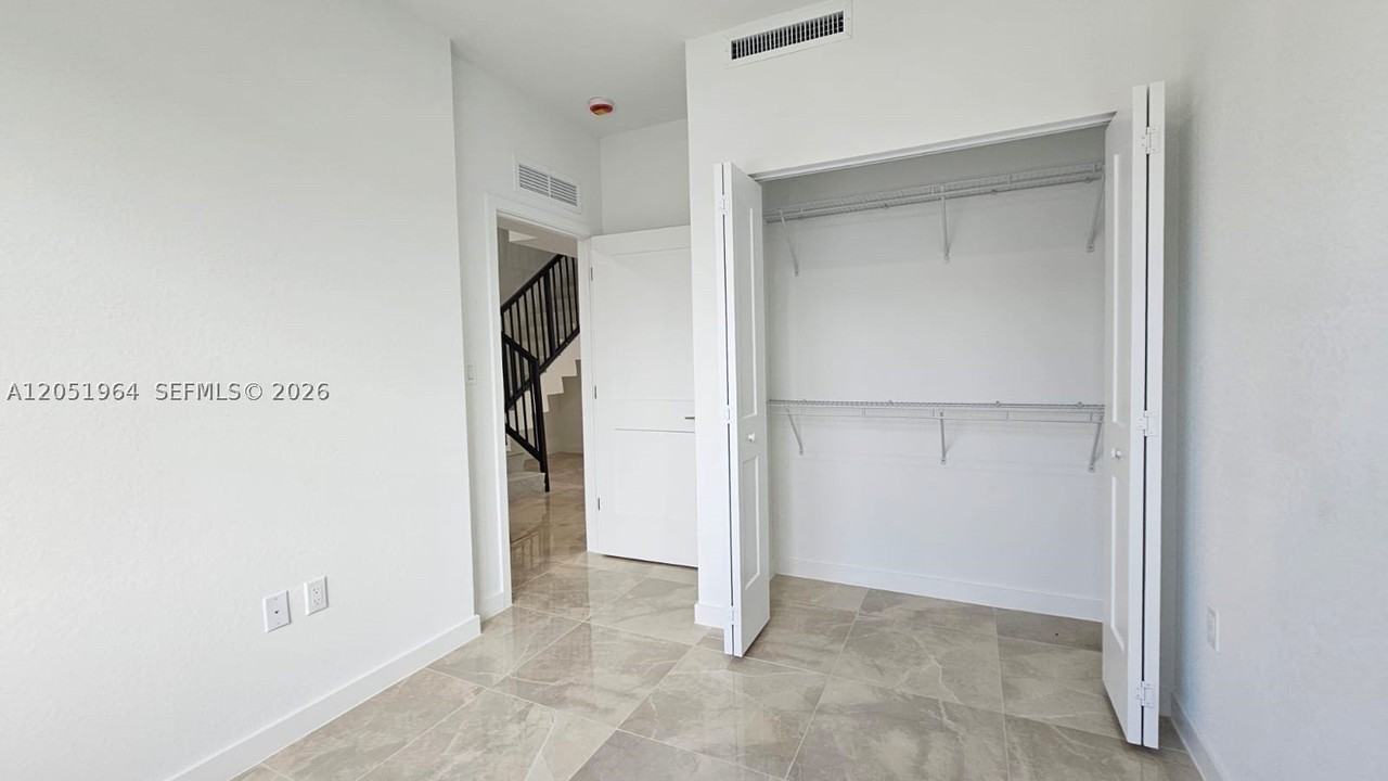 1305 Nw 4th Ter - Photo 4 of 21