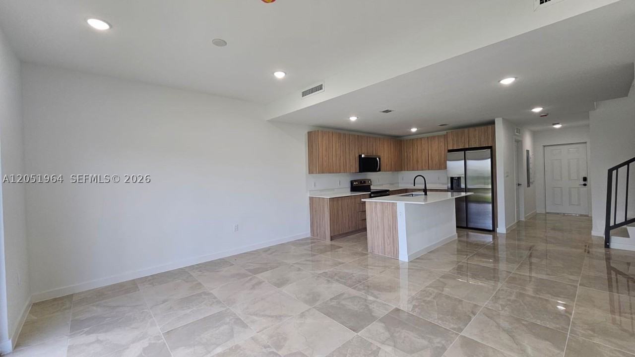 1305 Nw 4th Ter - Photo 7 of 21