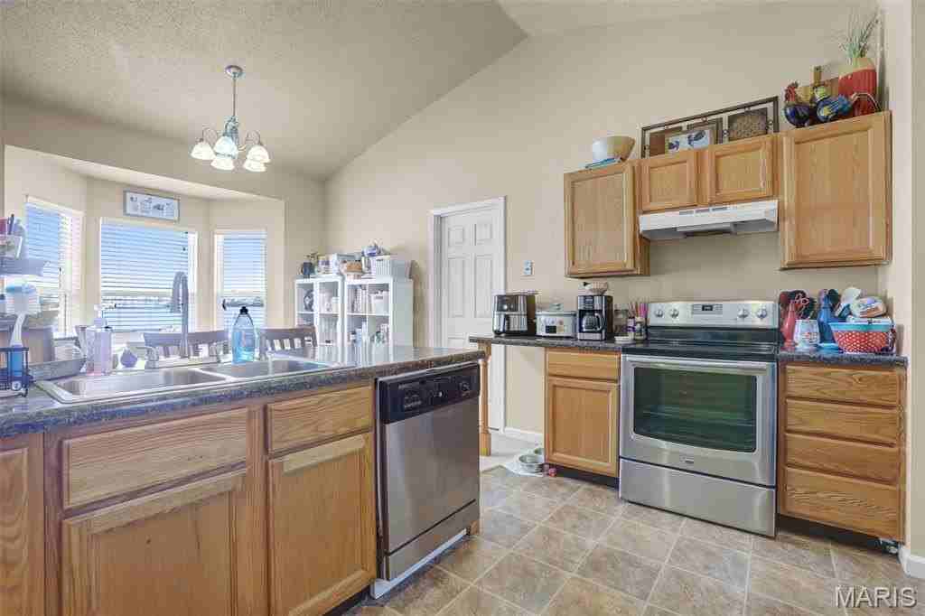 753 Forest Green Dr - Photo 7 of 17