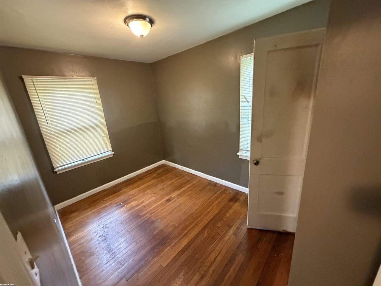 23104 Brittany Ave - Photo 6 of 12