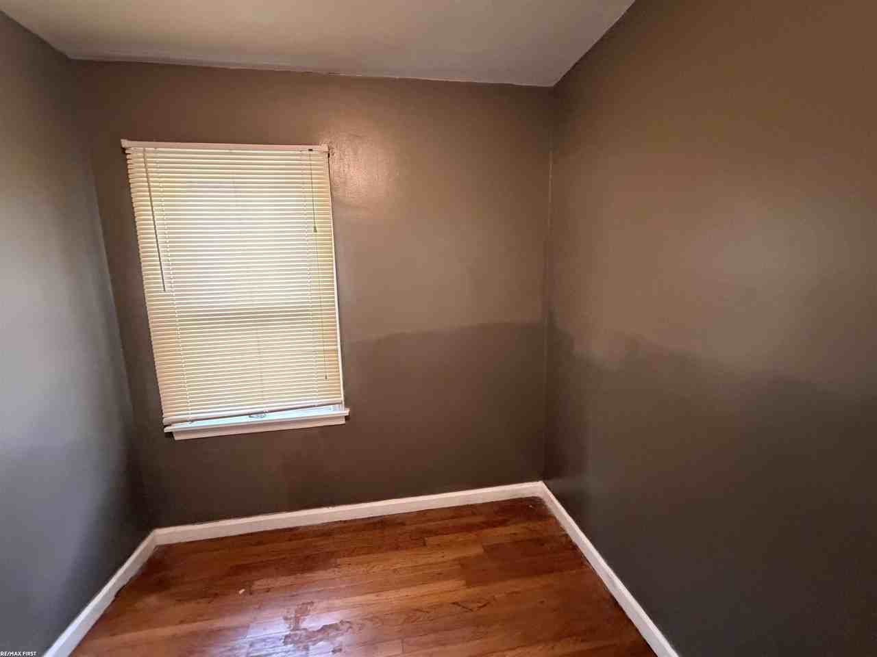 23104 Brittany Ave - Photo 7 of 12