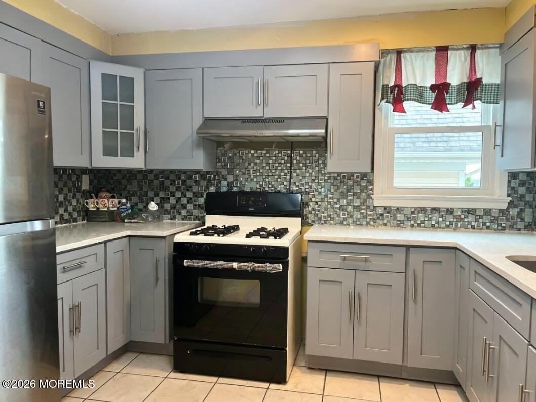 355 Main St #2 - Photo 3 of 18
