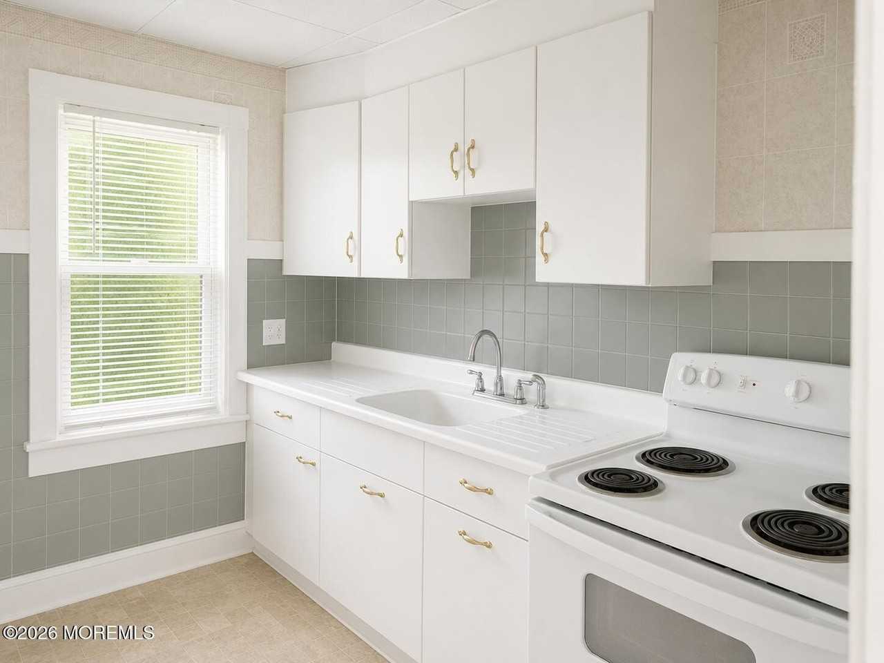 207 Howard St #2 - Photo 2 of 8